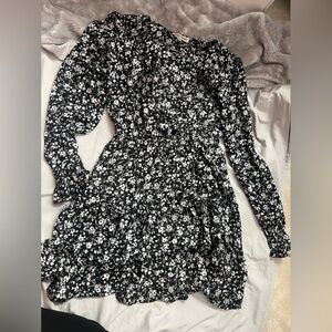 Black floral dress (M)